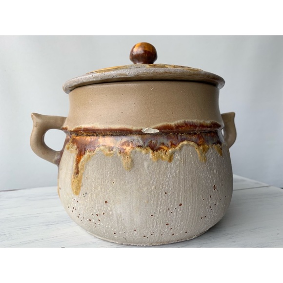 COPY - Rustic handmade pottery baker bowl with lid - Picture 14 of 16